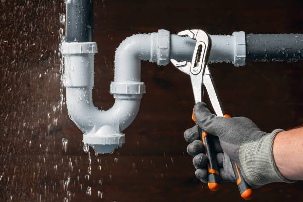 Professional Emergency Plumber technician working in Barhamsville, VA